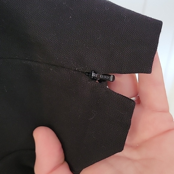 Banana Republic size 4 black stretch crop trousers - Picture 3 of 7